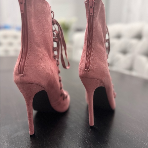 Fashion Nova size 10 4 inch lace up boots - Picture 3 of 5